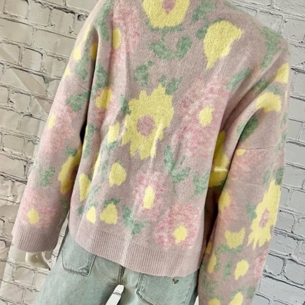 THE VINTAGE SHOP spring floral oversized button front cardigan size LARGE - Picture 6 of 6